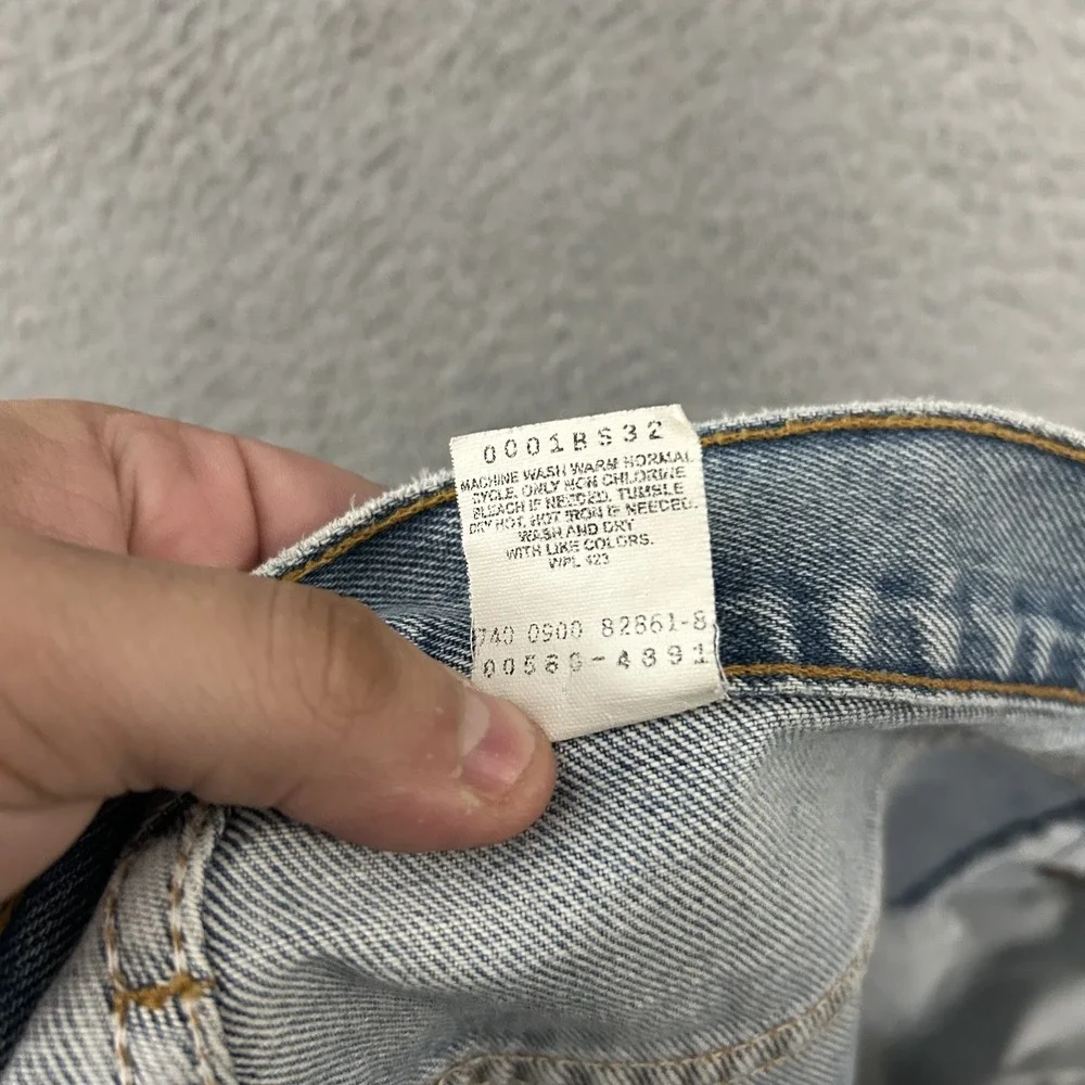 Vintage Levis Jeans Mens 36x30 Blue Denim 560 Loose Fit Light Wash American